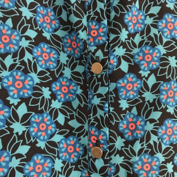 Bright Blouse - Picture 3 of 4